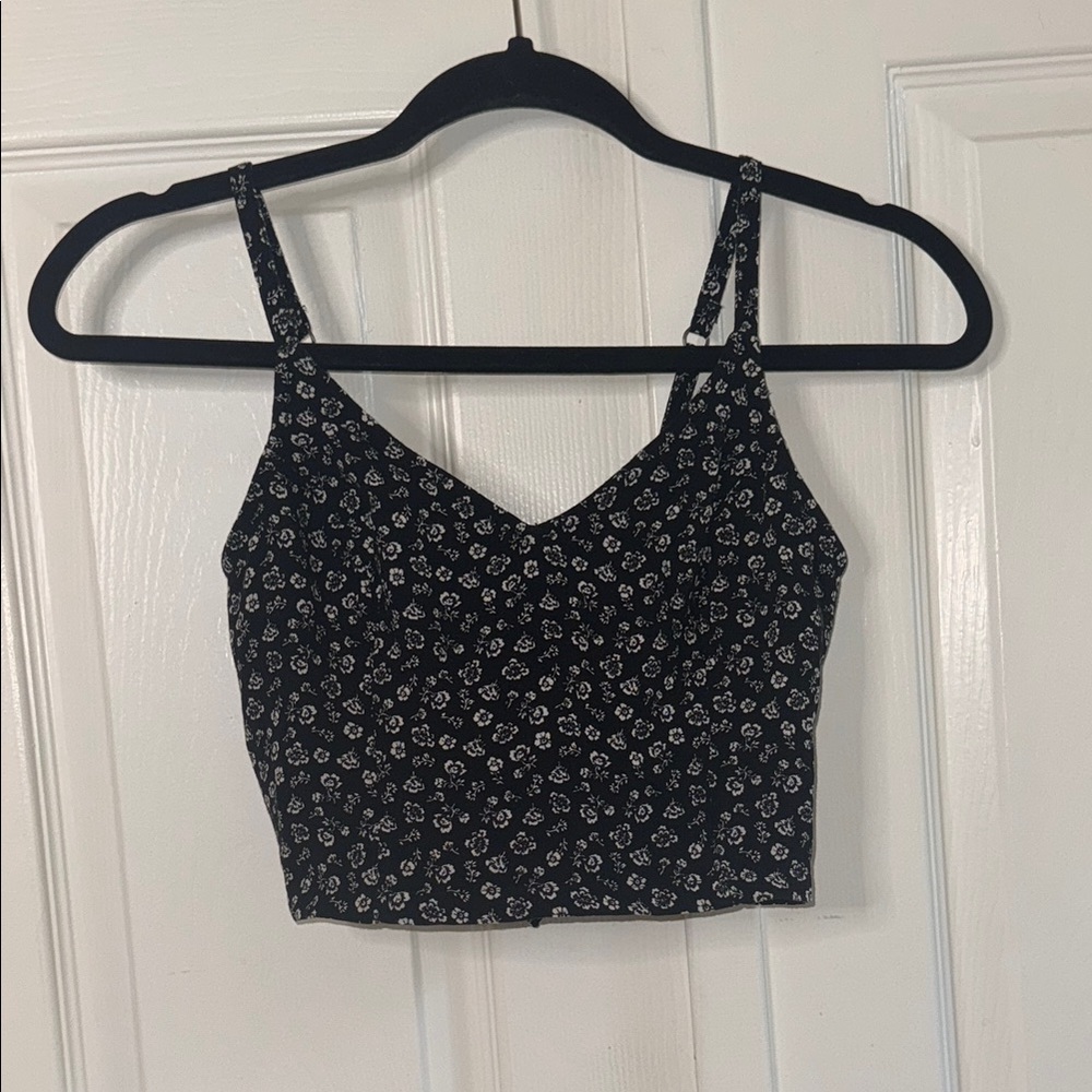 NWOT Hollister Black and White Floral Fitted Crop Adjustable Tie-Back Camisole